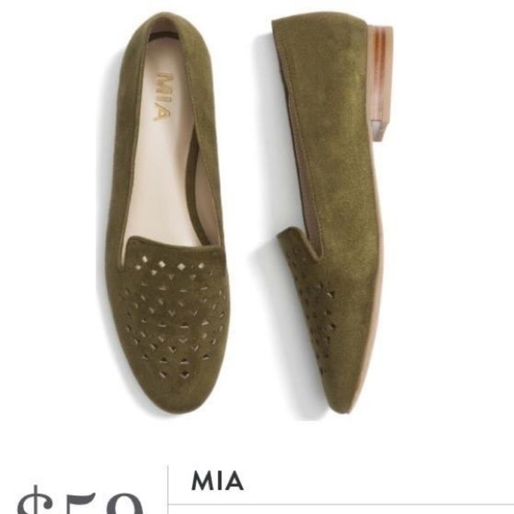 NWT Olive MIA Pauline Faux Suede Laser Cut Loafer